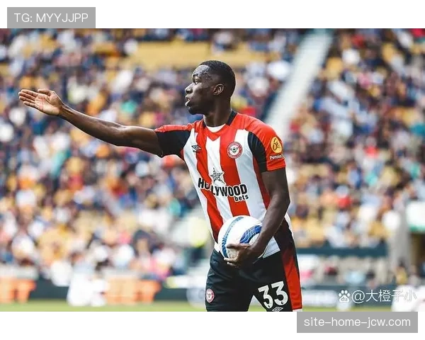 勒沃库森后卫塔普索巴解析球队三中卫体系的协防秘诀